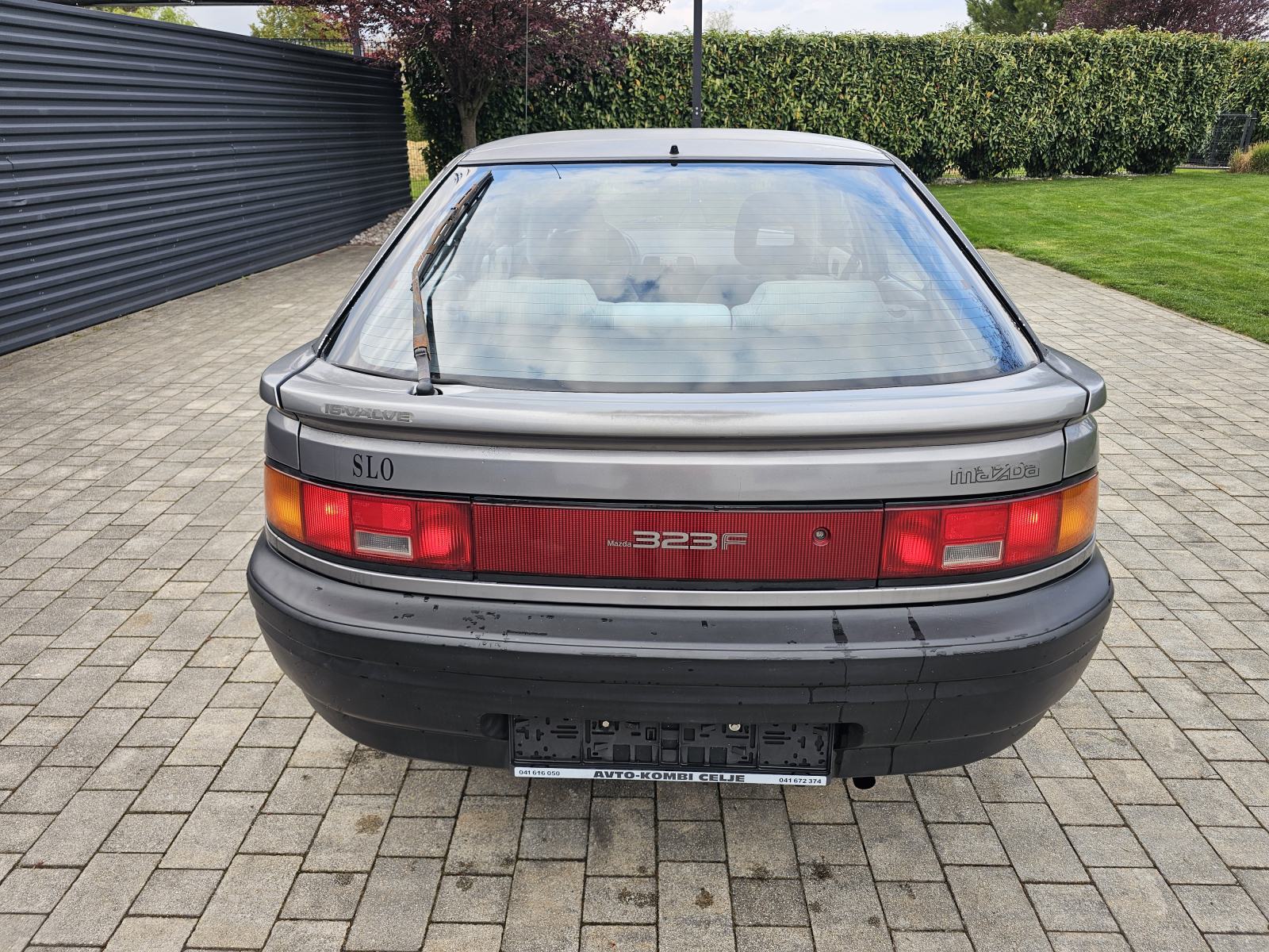 Mazda 323 F, 1.VLASTNIK, CIJENA: 2.777 EUR, fotografija 13
