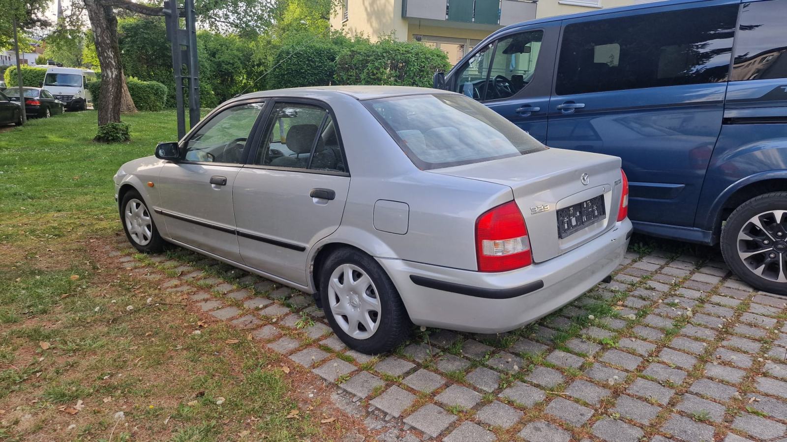 Mazda 323 1998 • Jednostavna i pouzdana • Top stanje, fotografija 2