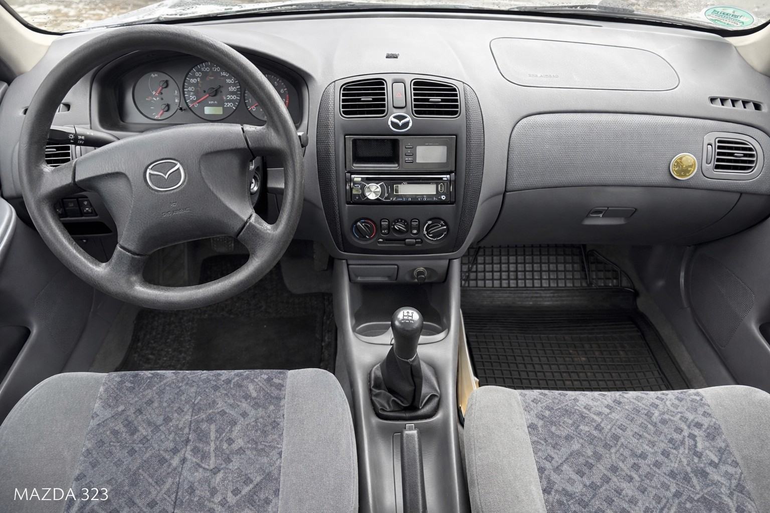Mazda 323 1998 • Jednostavna i pouzdana • Top stanje, fotografija 6