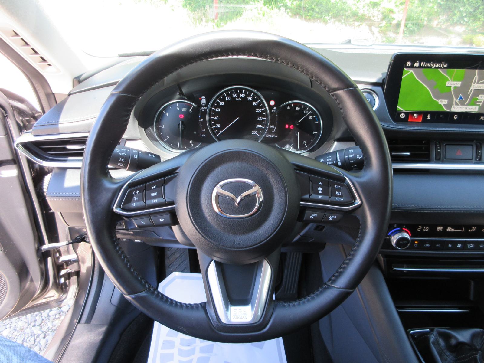 MAZDA 6 2.2 TD REVOLUTION,NAVIGACIJA,KAMERA,HEAD-UP,KOŽA,LED,ALU 19!, fotografija 17
