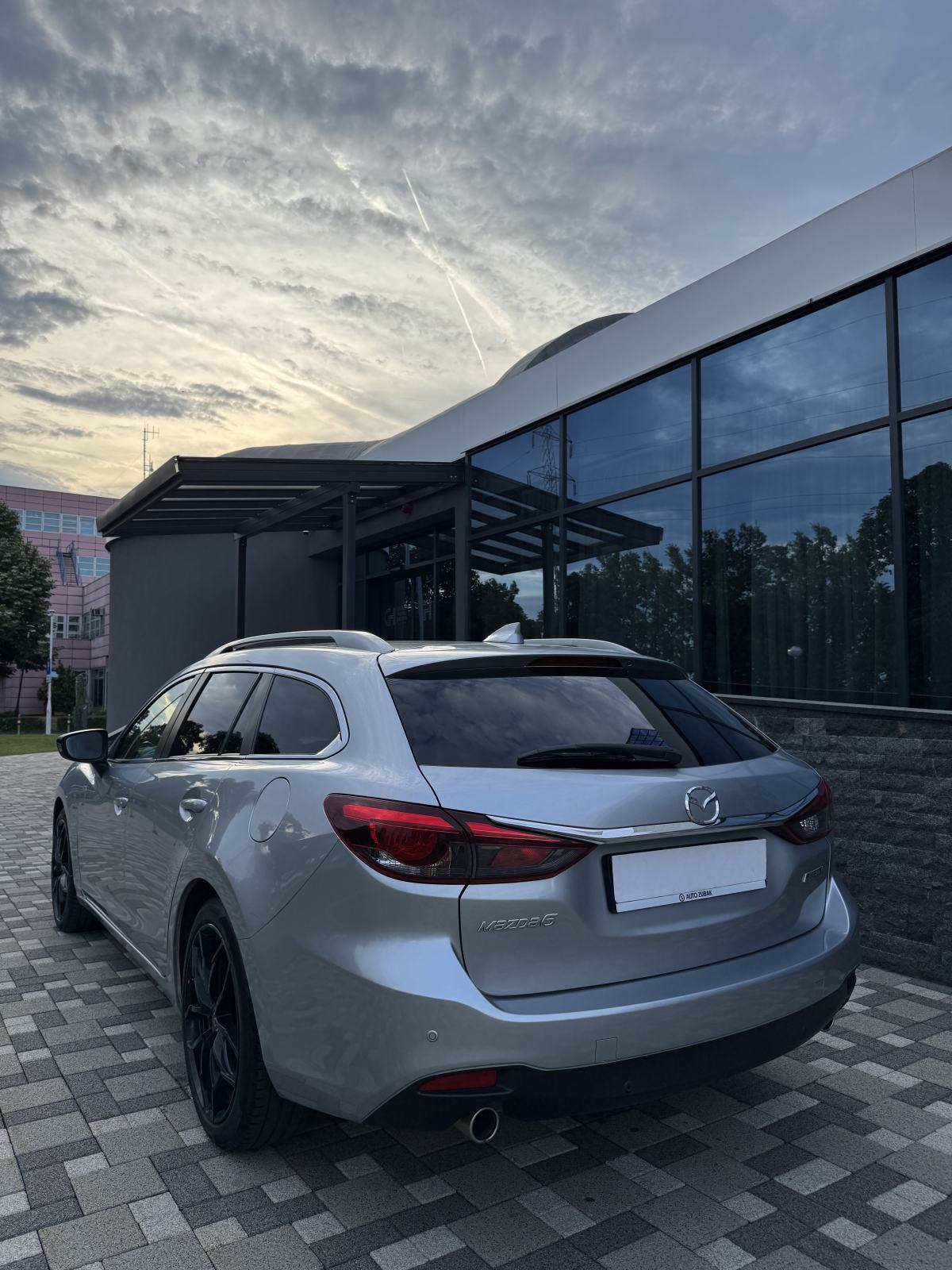 Mazda 6 2,2 d Sport Combi automatik NOVI MODEL - REG 2/27 - PRILIKA !!, fotografija 8