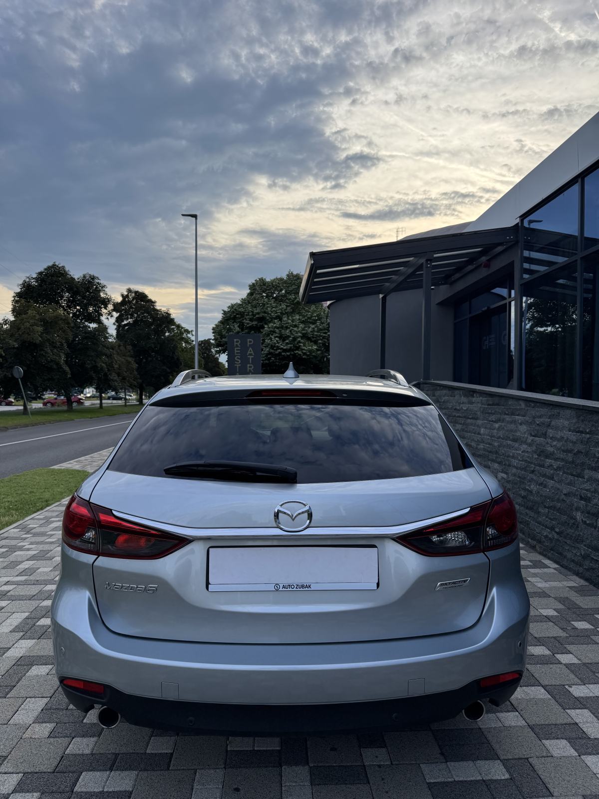 Mazda 6 2,2 d Sport Combi automatik NOVI MODEL - REG 2/27 - PRILIKA !!, fotografija 9