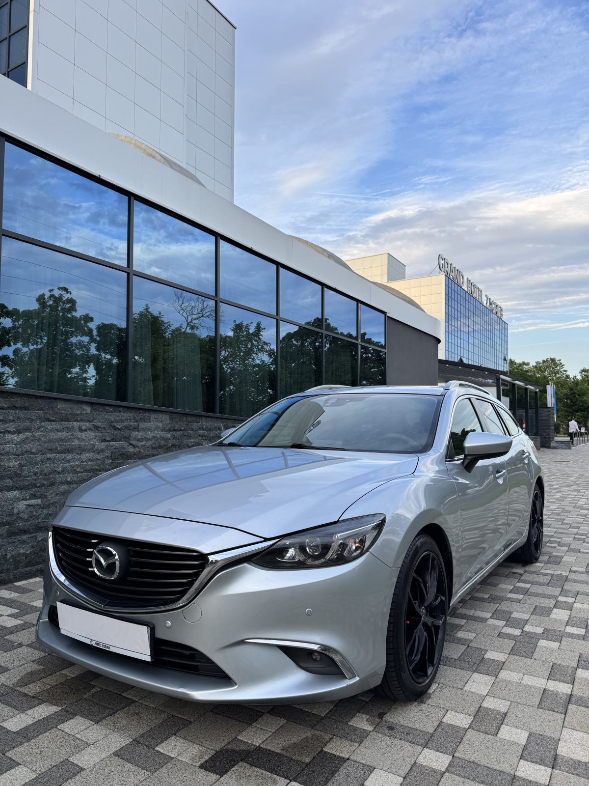 Mazda 6 2,2 d Sport Combi automatik NOVI MODEL - REG 2/27 - PRILIKA !!, fotografija 4