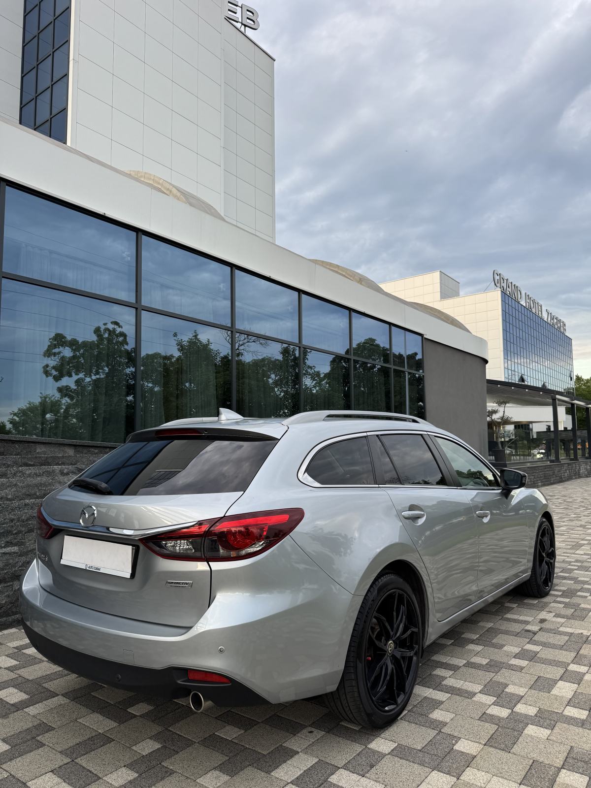 Mazda 6 2,2 d Sport Combi automatik NOVI MODEL - REG 2/27 - PRILIKA !!, fotografija 11