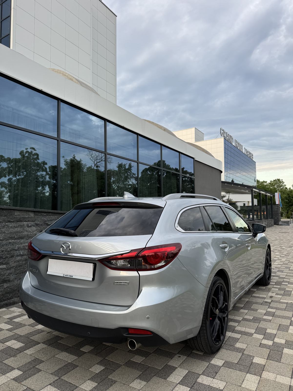 Mazda 6 2,2 d Sport Combi automatik NOVI MODEL - REG 2/27 - PRILIKA !!, fotografija 10