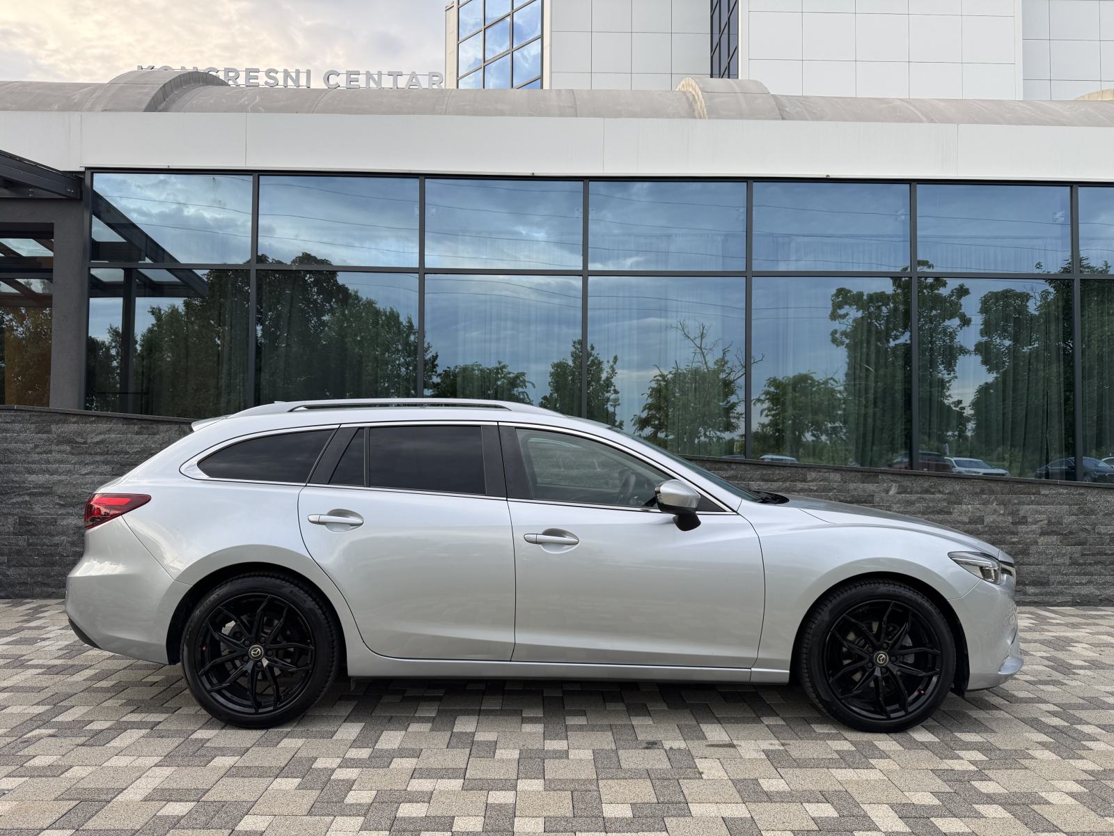 Mazda 6 2,2 d Sport Combi automatik NOVI MODEL - REG 2/27 - PRILIKA !!, fotografija 12