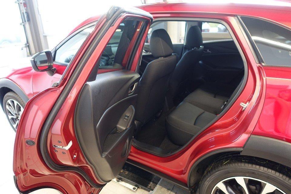 Mazda CX-3 2.0 SKYACTIV-G 121 ALU LJETNE GUME + ČELIČNE ZIMSKE 1.VL., fotografija 11