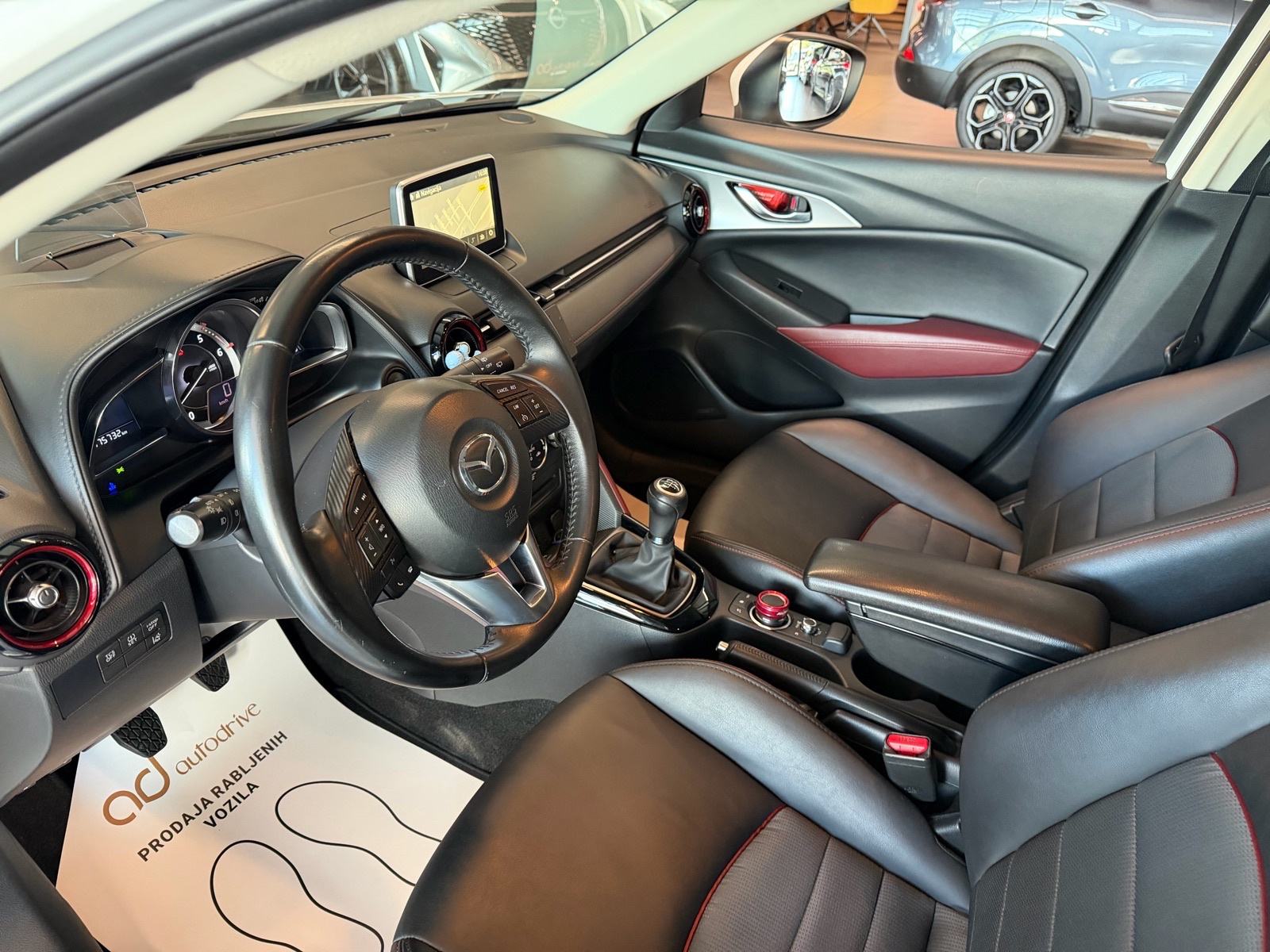 Mazda CX-3 CD105 NAVI • KAMERA • TEMPOMAT • AUTOKREDIT, fotografija 12