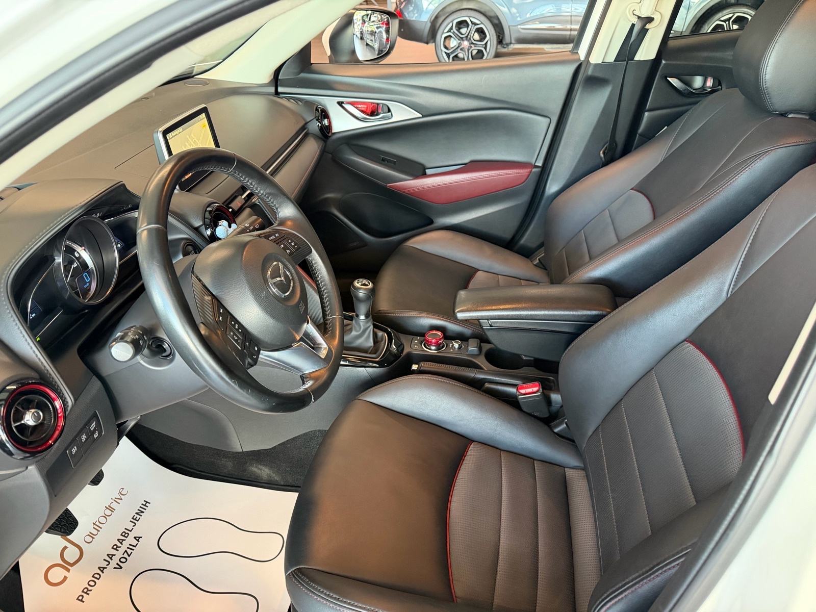Mazda CX-3 CD105 NAVI • KAMERA • TEMPOMAT • AUTOKREDIT, fotografija 14