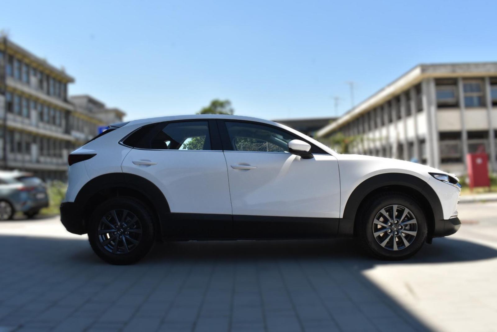 Mazda CX-30 2.5 SKYACTIVE G, STTRAŽNJA KAMERA, NAVIGAVIJA, TEMPOMAT, J, fotografija 4