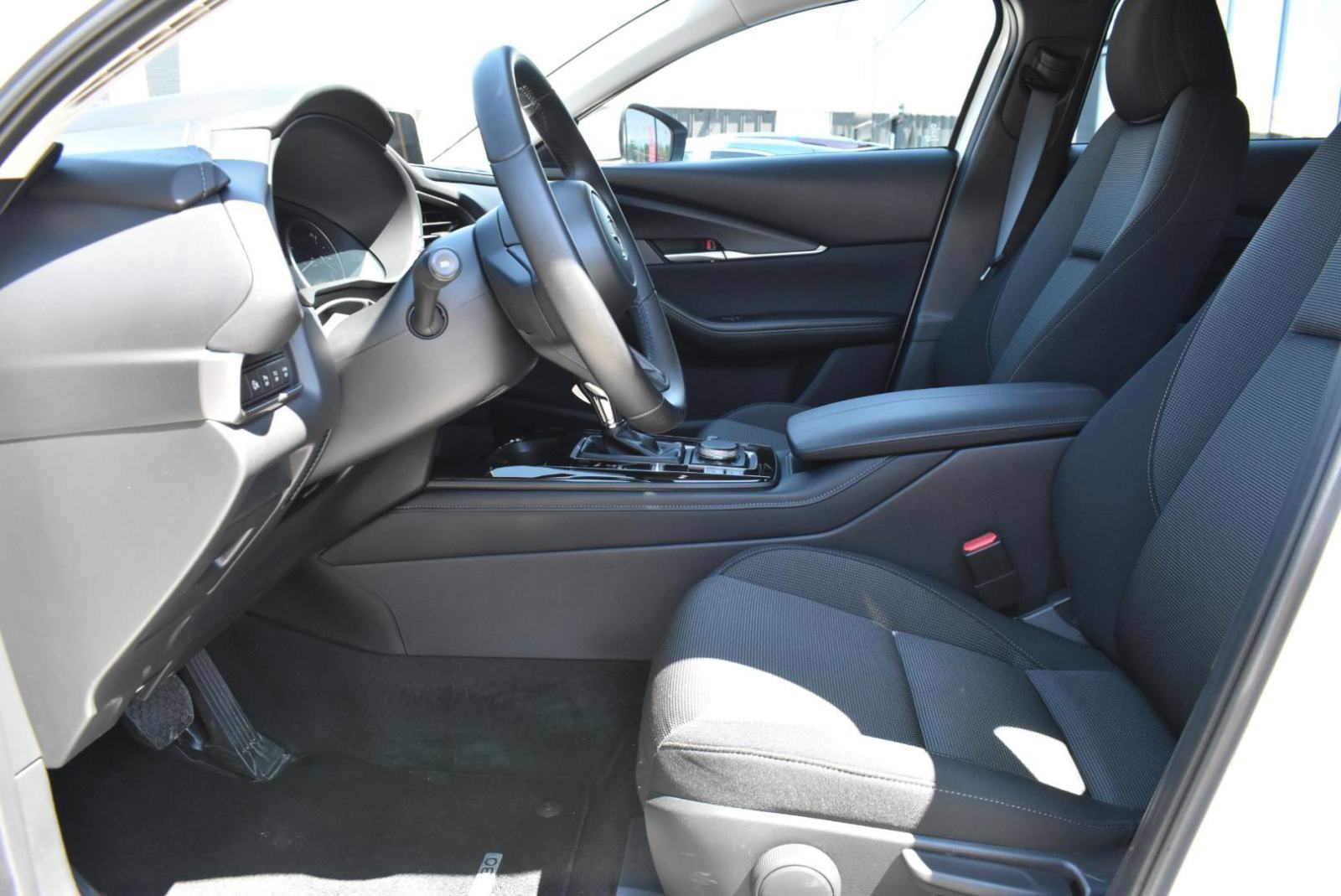 Mazda CX-30 2.5 SKYACTIVE G, STTRAŽNJA KAMERA, NAVIGAVIJA, TEMPOMAT, J, fotografija 14