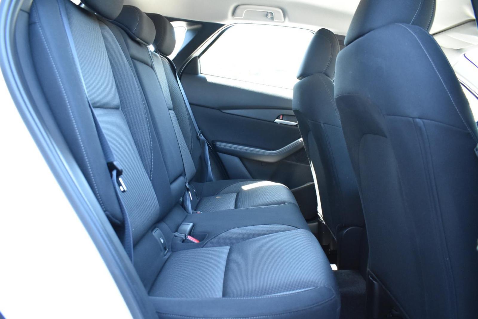 Mazda CX-30 2.5 SKYACTIVE G, STTRAŽNJA KAMERA, NAVIGAVIJA, TEMPOMAT, J, fotografija 17