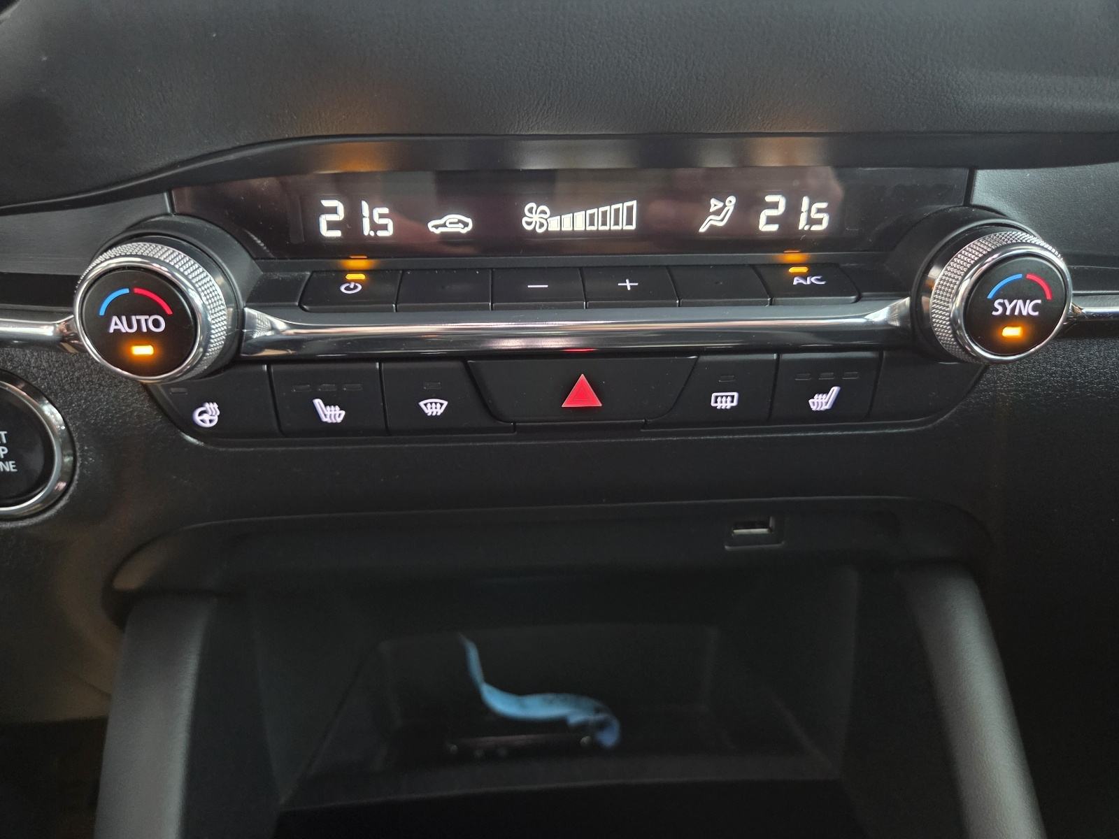 Mazda 3 G122 Plus/Style NAVI KAMERA PARKIRNI SERVISNA, fotografija 17