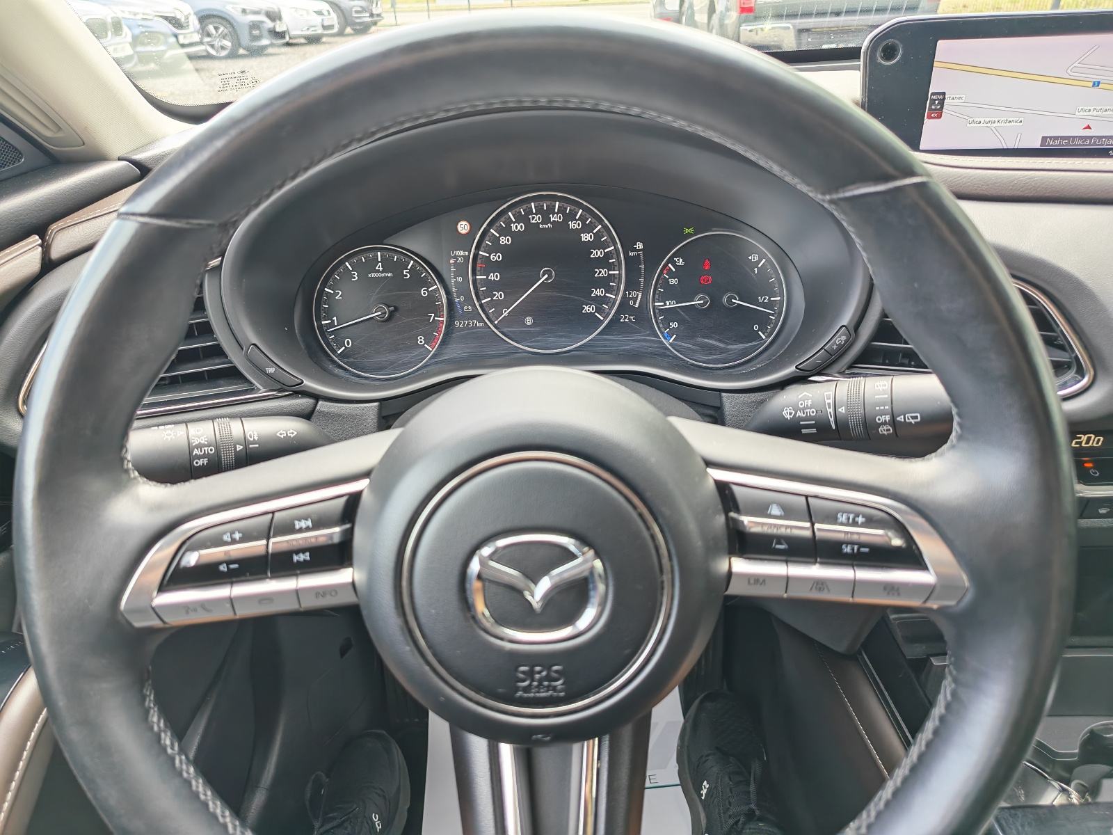 Mazda CX-30 SKYACTIV X 180 GT-PLUS, fotografija 17