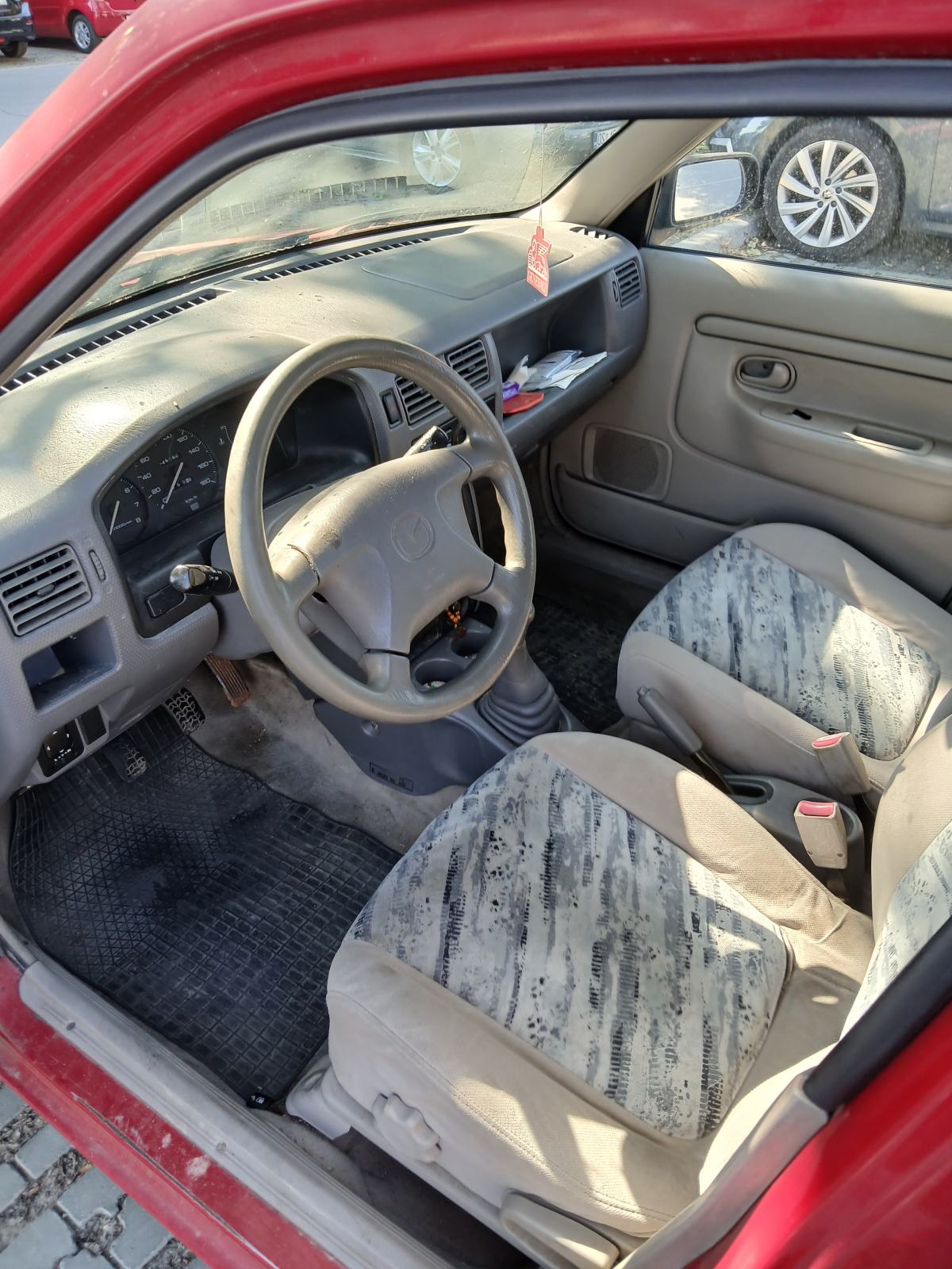 Mazda Demio 1.3i, pogled izvana - slika 1
