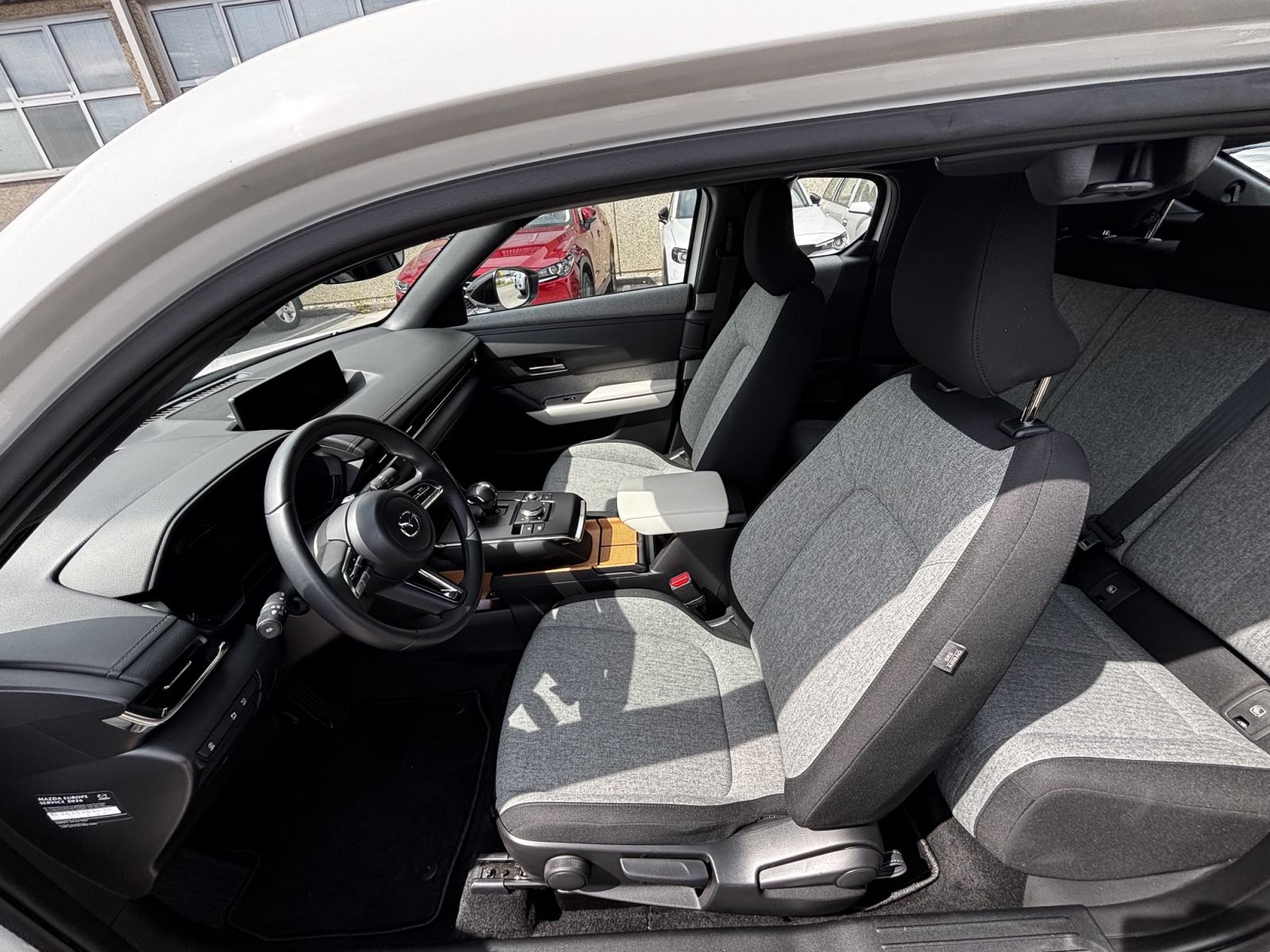 Mazda MX-30 EV 2023, fotografija 5