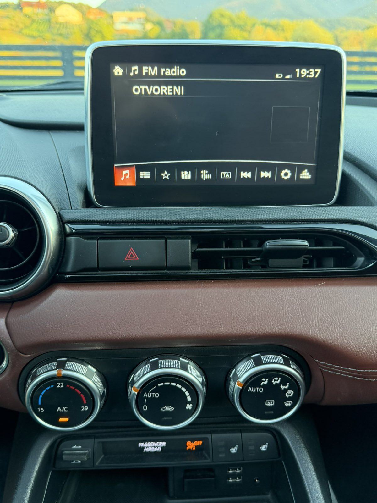 MAZDA MX-5 RF, 2017. 2.0,118 KW,BOSE,SERVIS,2 seta,REG 06/2027, fotografija 14