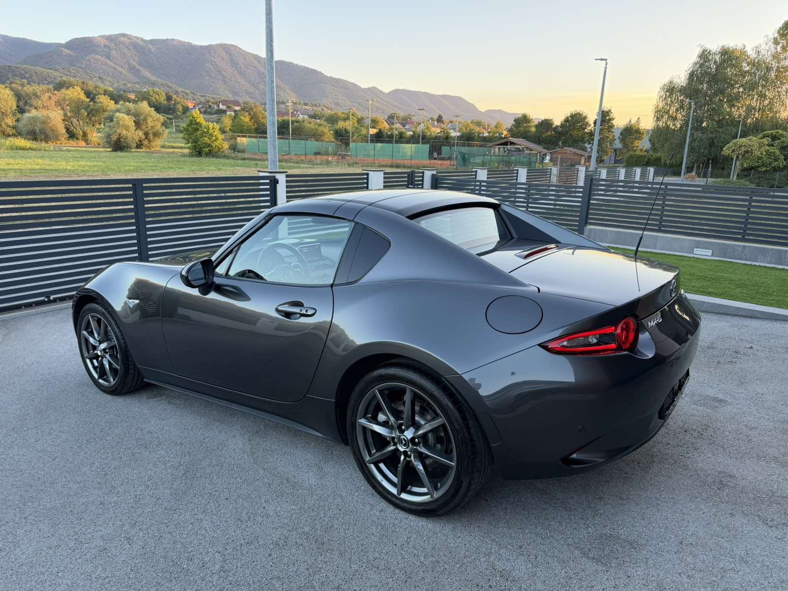 MAZDA MX-5 RF, 2017. 2.0,118 KW,BOSE,SERVIS,2 seta,REG 06/2027, fotografija 4