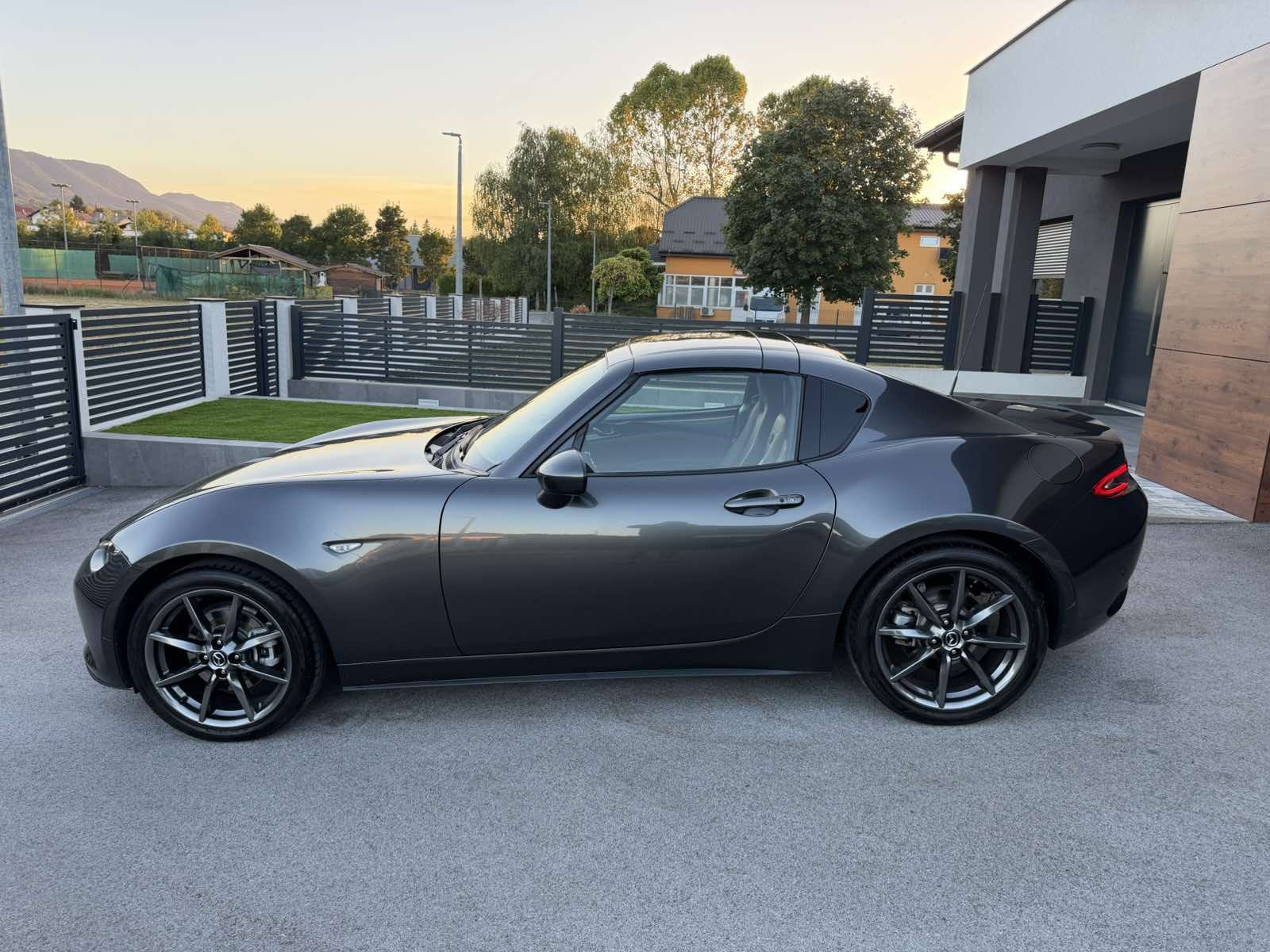MAZDA MX-5 RF, 2017. 2.0,118 KW,BOSE,SERVIS,2 seta,REG 06/2027, fotografija 8