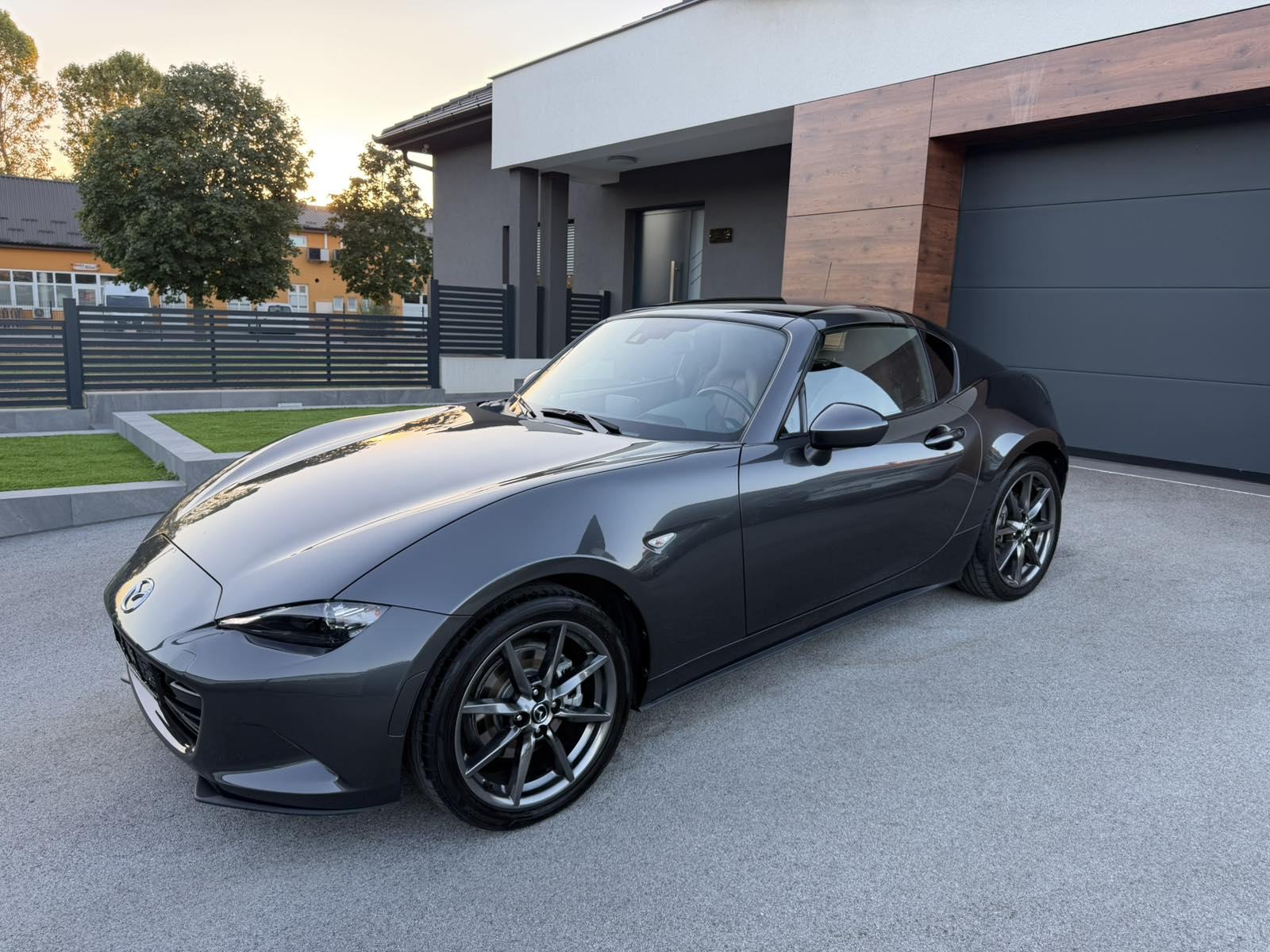 MAZDA MX-5 RF, 2017. 2.0,118 KW,BOSE,SERVIS,2 seta,REG 06/2027, fotografija 2