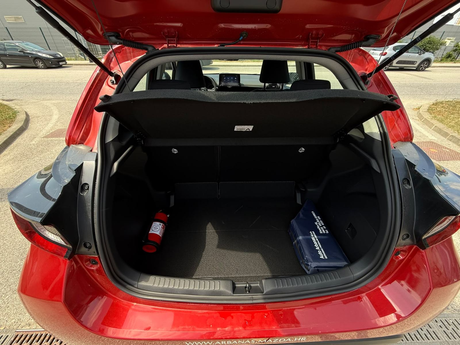 Mazda2 Hybrid 1.5 116hp AT FWD Centre-Line - 5000 km, jamstvo 6 godina, fotografija 15