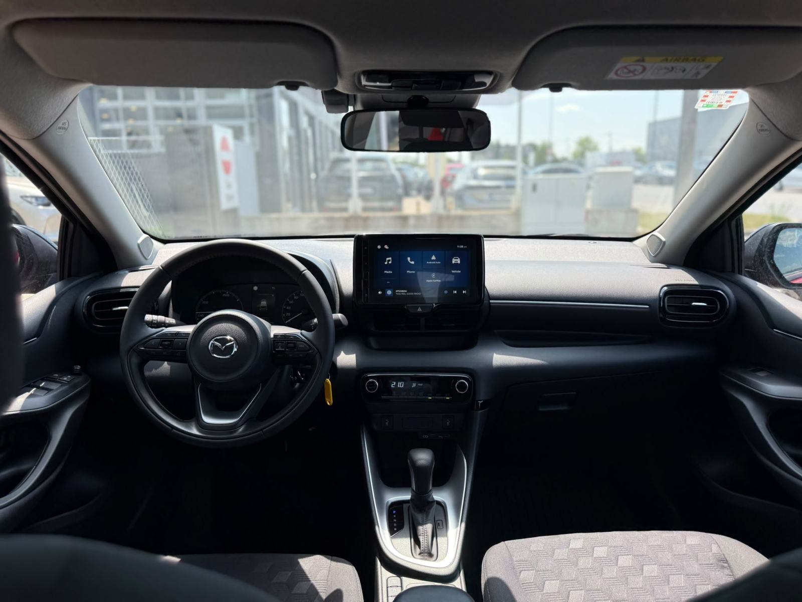 Mazda2 Hybrid 1.5 116hp AT FWD Centre-Line - 5000 km, jamstvo 6 godina, fotografija 7