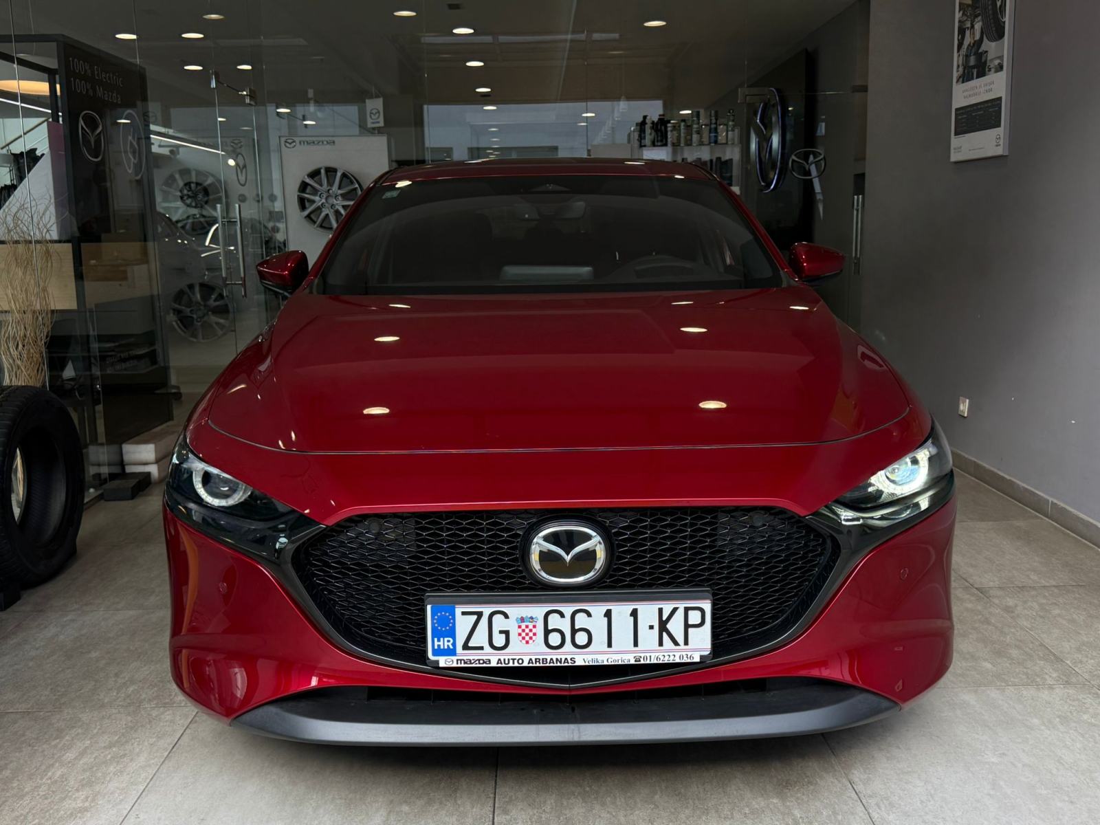Mazda3 5HB 2.5L e-SKYACTIV G 140ps 6MT FWD Centre-line DESI, pogled izvana - slika 1