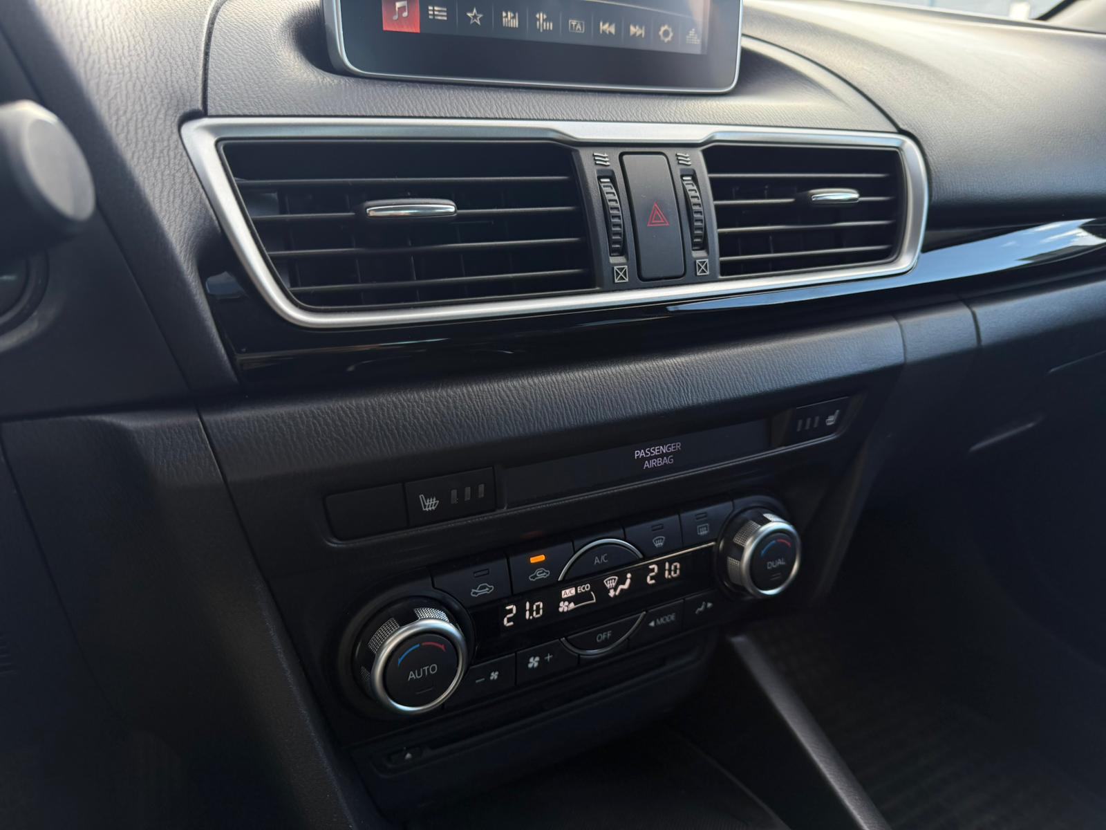 MAZDA3 CD 150 ATTRACTION - JAMSTVO 12 MJESECI, OČUVANO, SVI SERVISI, fotografija 12