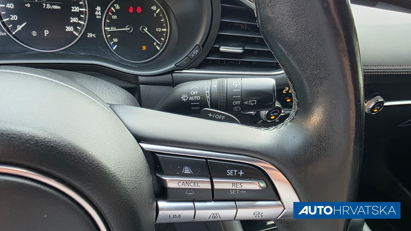 Mazda3 HB Skyactiv-G122 AT Plus SA SO LU ST, 13.490,00 €, fotografija 17