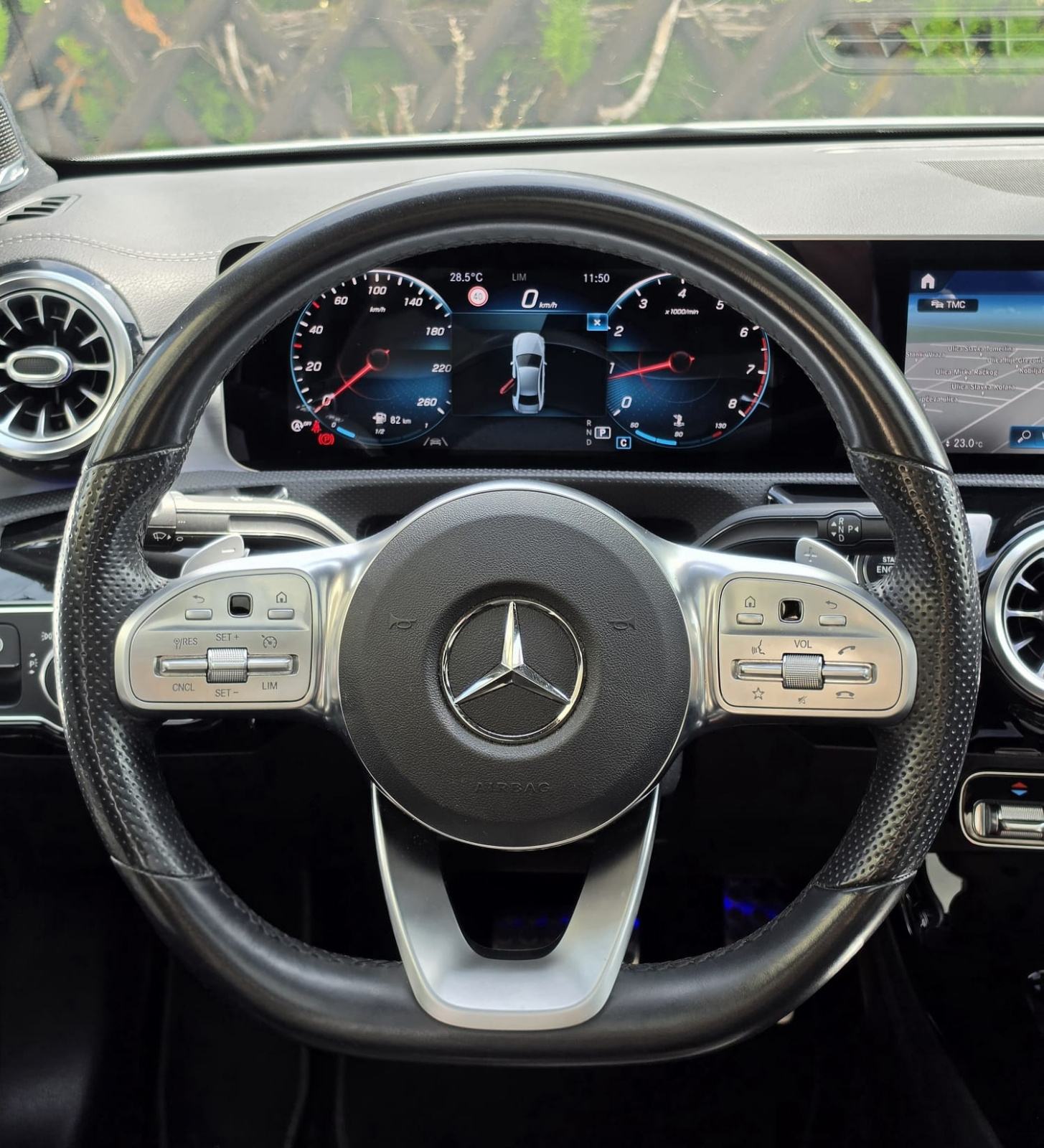 MB A200 - 163 ks ● 3 x AMG ● PANO-BURMESTER-MULTIBEAM ● JAMSTVO, fotografija 17