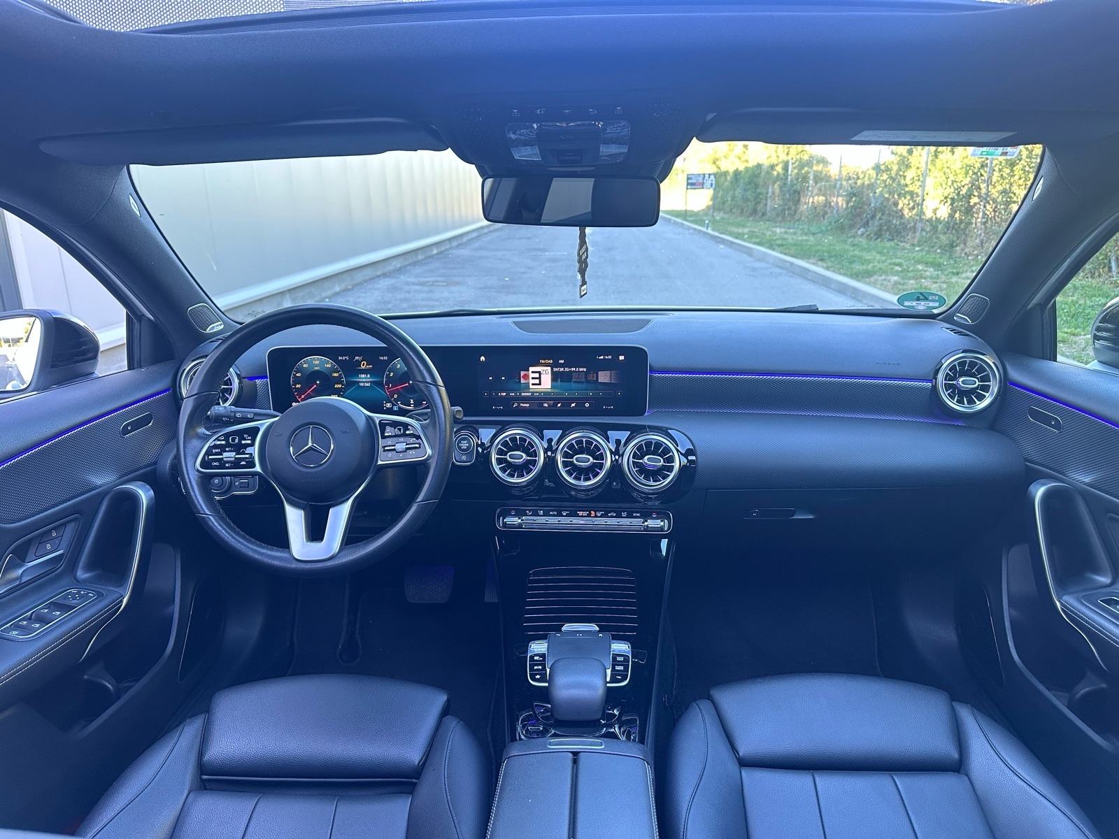 MB A220 4MATIC•100TKM•PANO•AMBI•WIDE SCREEN•BURMESTER•MRTVI KUT, fotografija 7