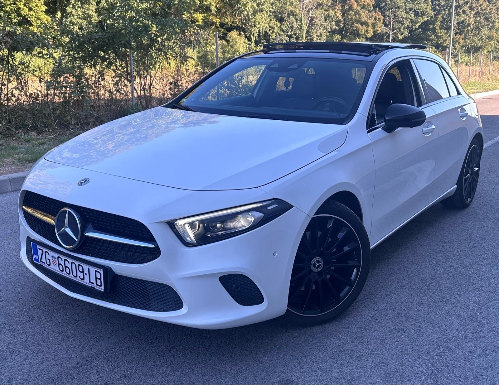 MB A220 4MATIC•100TKM•PANO•AMBI•WIDE SCREEN•BURMESTER•MRTVI KUT, fotografija 2