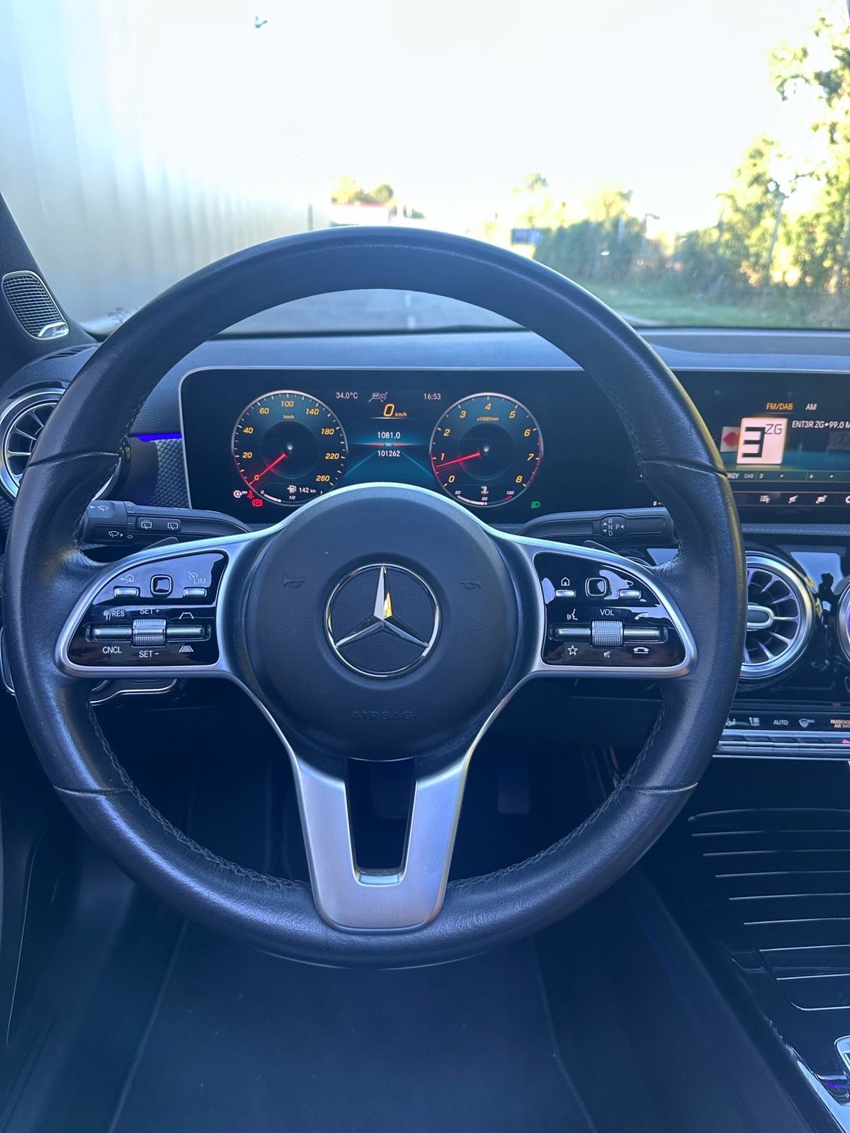 MB A220 4MATIC•100TKM•PANO•AMBI•WIDE SCREEN•BURMESTER•MRTVI KUT, fotografija 9