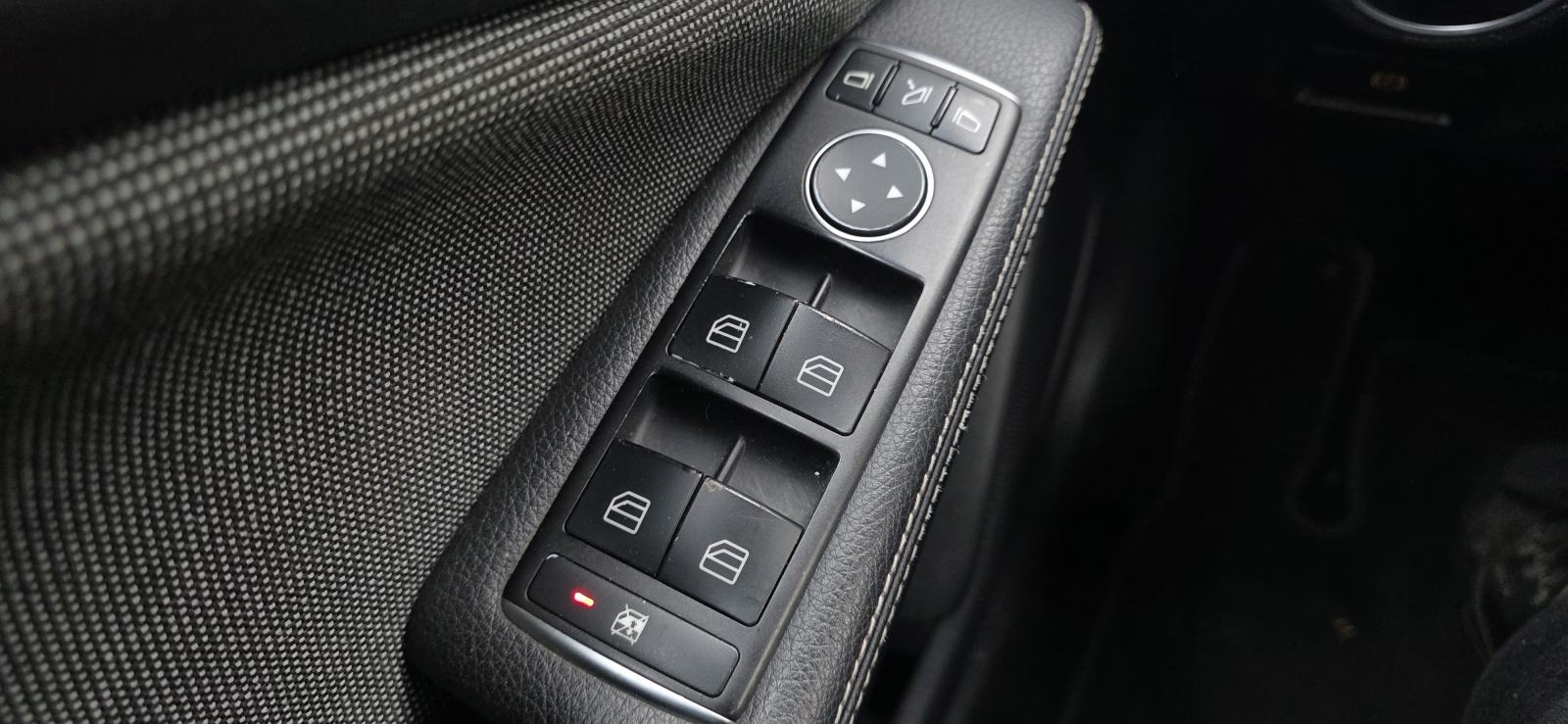 Mercedes A160d, F1 AUTOMATIC., AUT. KLIMA, NAVI, TEMP, KAM, JAMSTVO..., fotografija 9