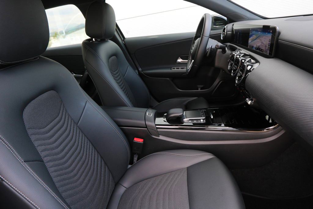 Mercedes A 180 2.0 D 8G-Tronic Sportpaket Style -Full LED-, fotografija 7