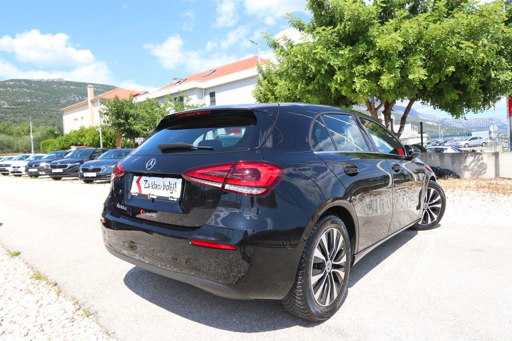Mercedes A 180 2.0 D 8G-Tronic Sportpaket Style -Full LED-, fotografija 15