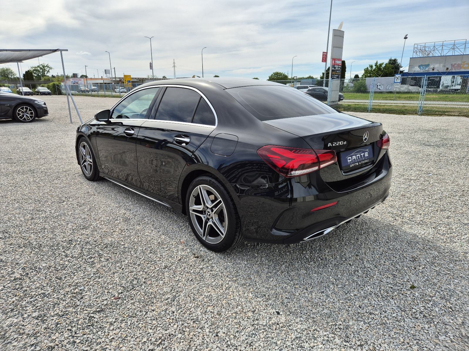 Mercedes A 220 d AMG automatik, NAVI, KAMERA,SERVISNA, 140kw - 190 ks, fotografija 4
