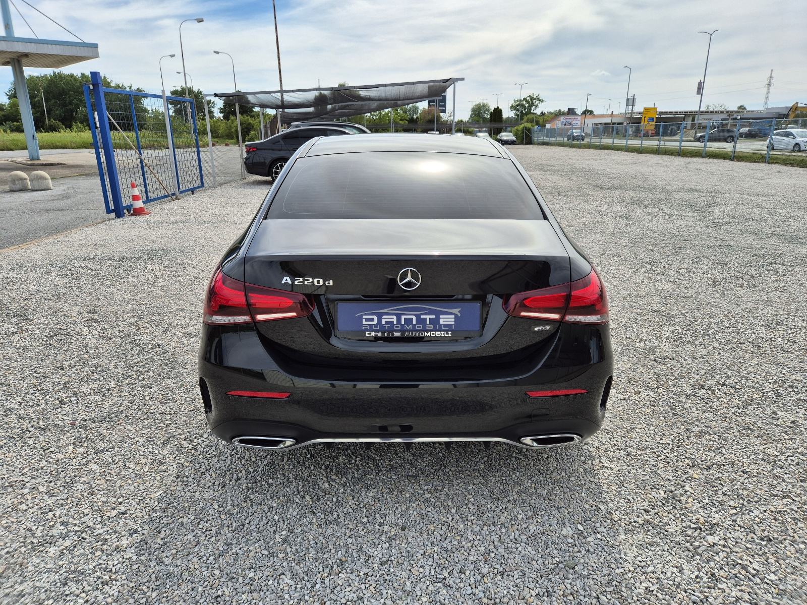 Mercedes A 220 d AMG automatik, NAVI, KAMERA,SERVISNA, 140kw - 190 ks, fotografija 6
