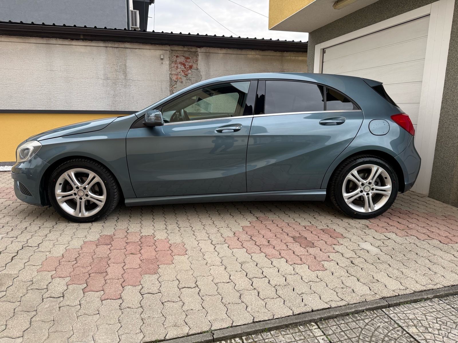 MERCEDES A180 URBAN SPORT 80kw 2013g NAVI MF LED TOP STANJE, fotografija 7