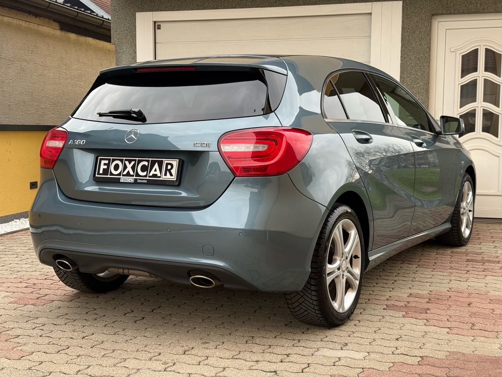 MERCEDES A180 URBAN SPORT 80kw 2013g NAVI MF LED TOP STANJE, fotografija 8
