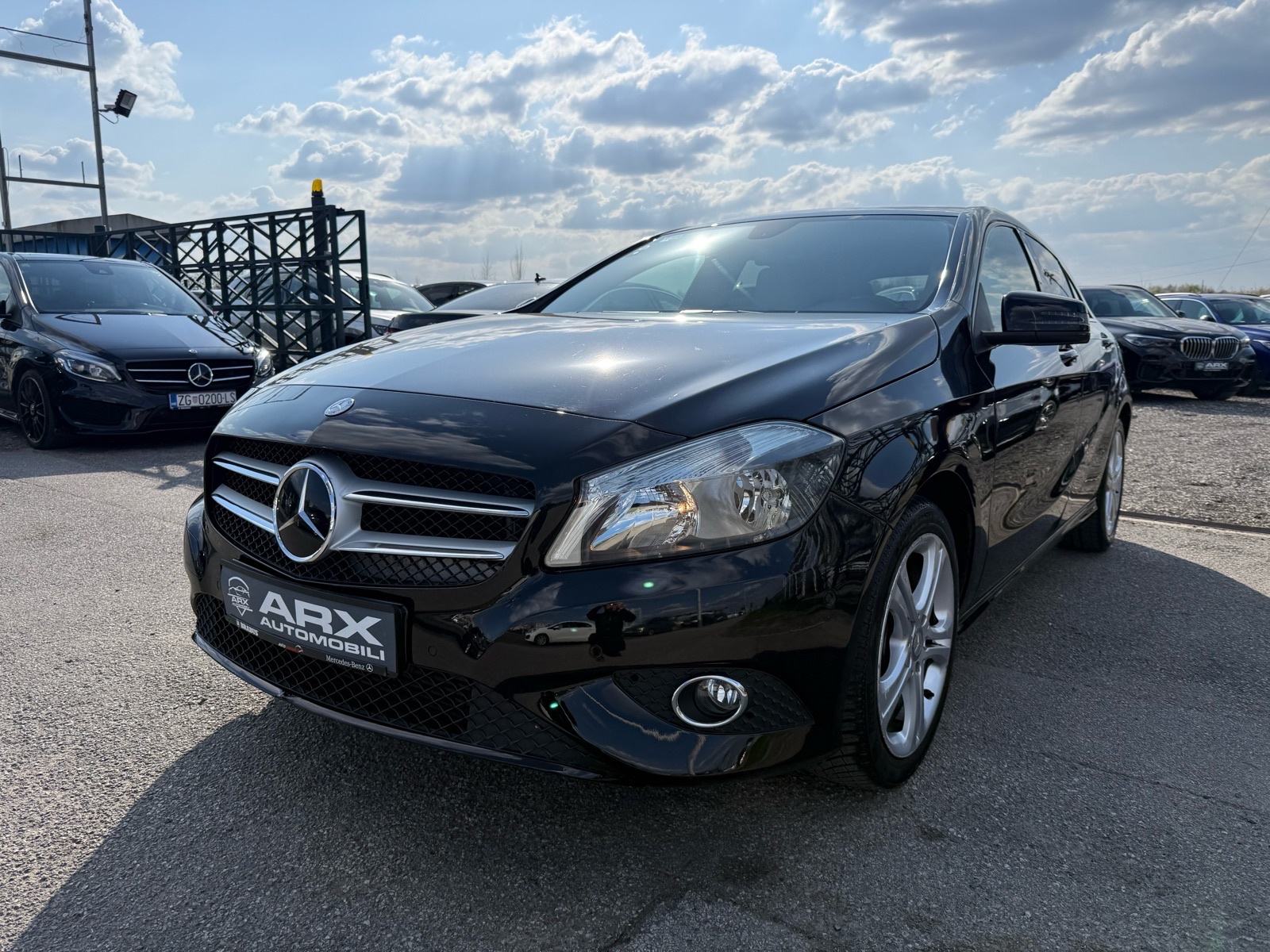 Mercedes A180CDI AUTOMATIK °NAVIGACIJA°KOŽA°PRVI VLASNIK°NIJE UVOZ°, pogled izvana - slika 3