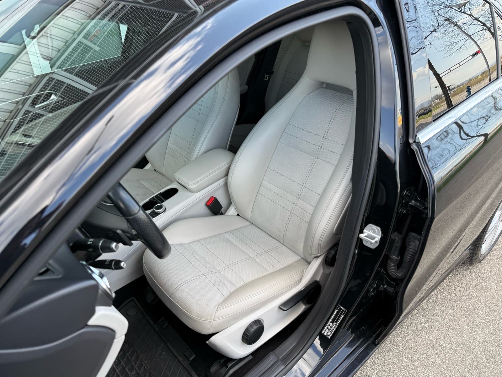 Mercedes A180CDI AUTOMATIK °NAVIGACIJA°KOŽA°PRVI VLASNIK°NIJE UVOZ°, fotografija 17