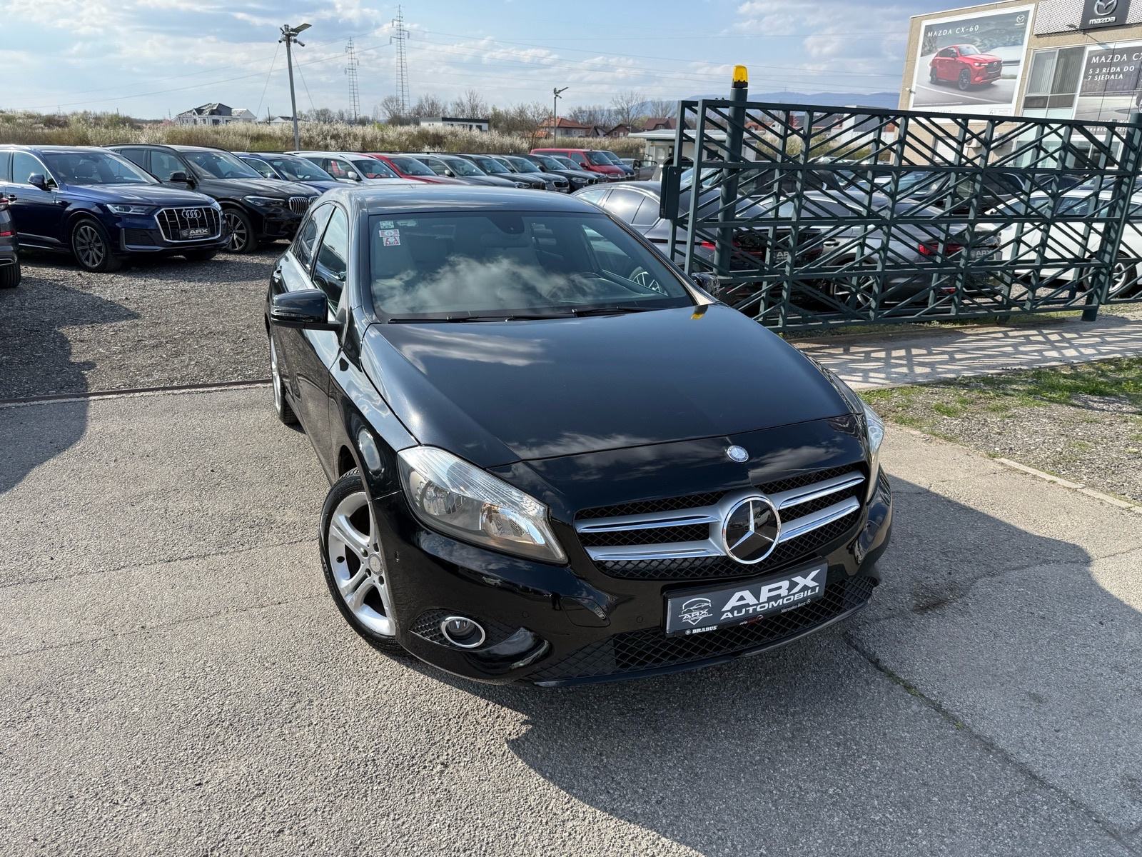 Mercedes A180CDI AUTOMATIK °NAVIGACIJA°KOŽA°PRVI VLASNIK°NIJE UVOZ°, fotografija 9