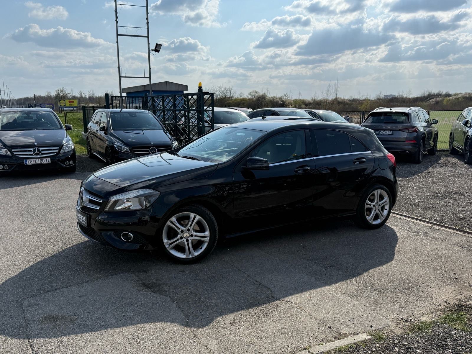 Mercedes A180CDI AUTOMATIK °NAVIGACIJA°KOŽA°PRVI VLASNIK°NIJE UVOZ°, fotografija 20