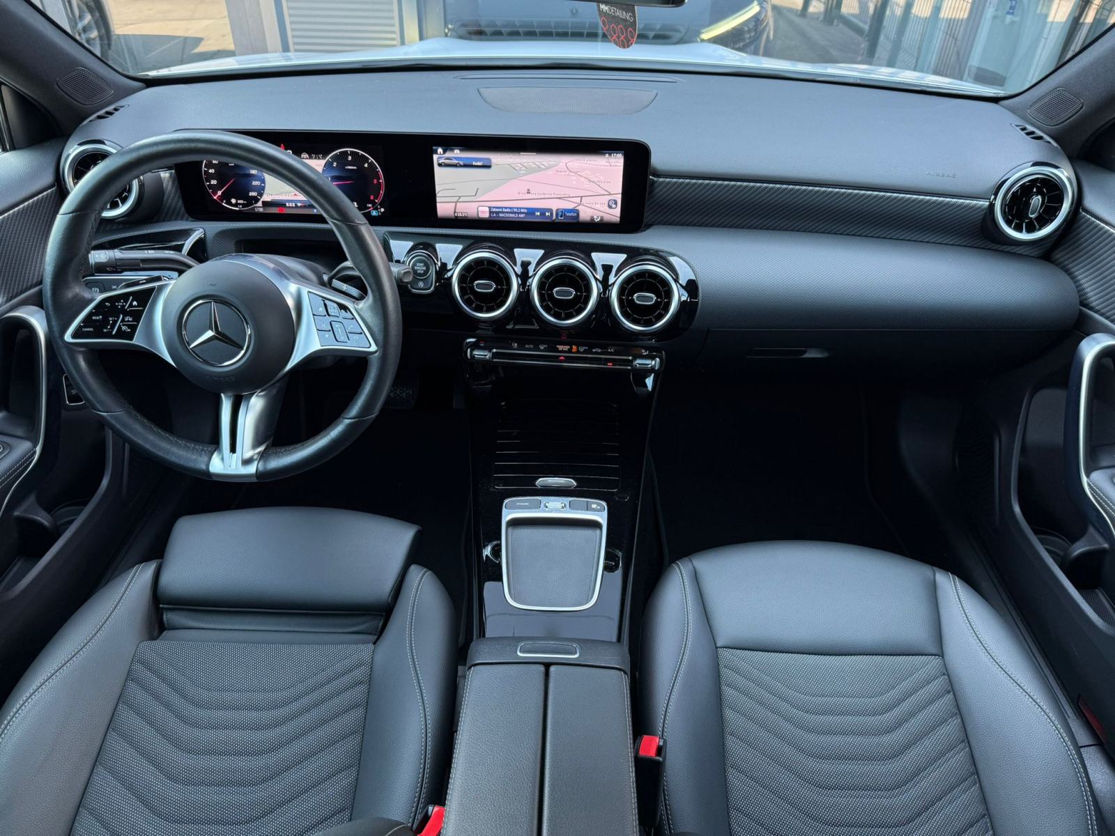 Mercedes A180d AUTOMATIK °WIDESCREEN°KOŽA°LED°KAMERA°LEASING°, fotografija 9