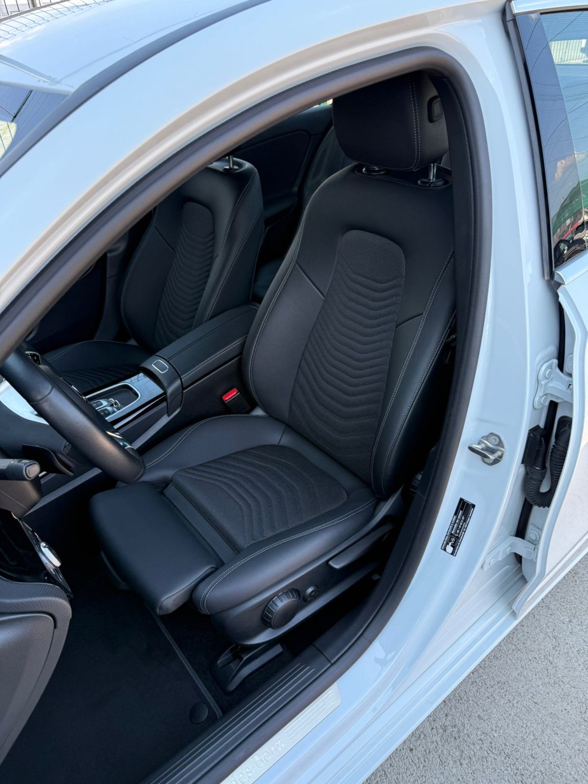 Mercedes A180d AUTOMATIK °WIDESCREEN°KOŽA°LED°KAMERA°LEASING°, fotografija 13