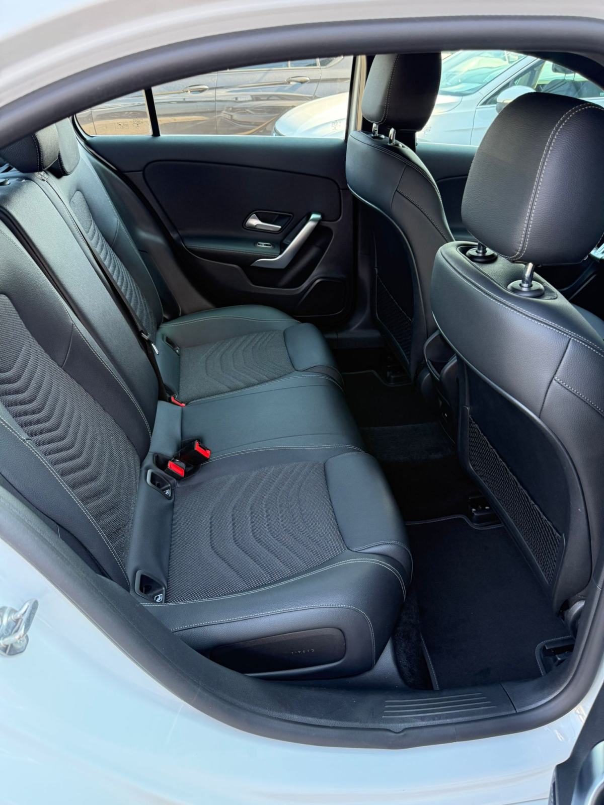 Mercedes A180d AUTOMATIK °WIDESCREEN°KOŽA°LED°KAMERA°LEASING°, fotografija 15