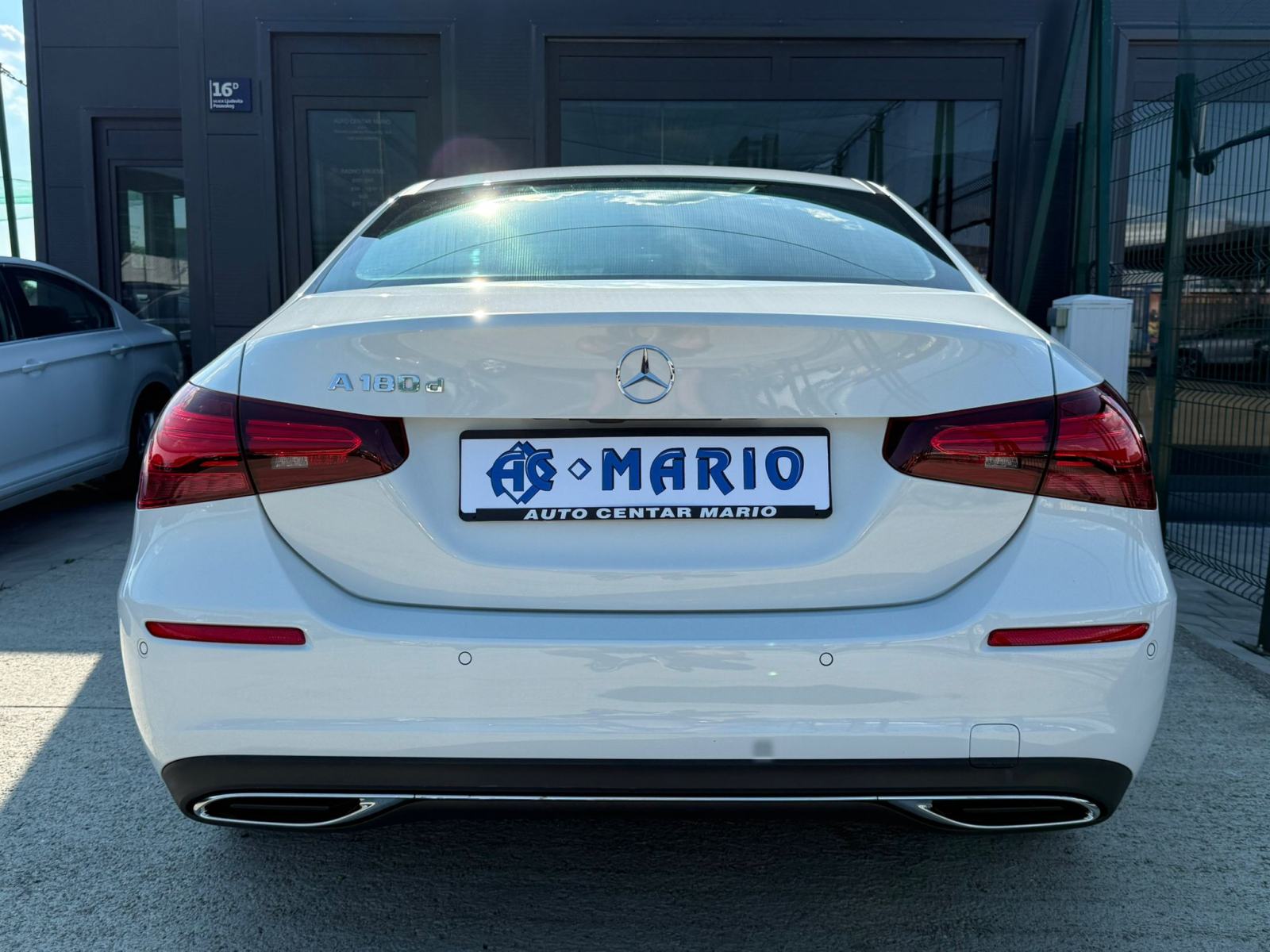 Mercedes A180d AUTOMATIK °WIDESCREEN°KOŽA°LED°KAMERA°LEASING°, fotografija 6