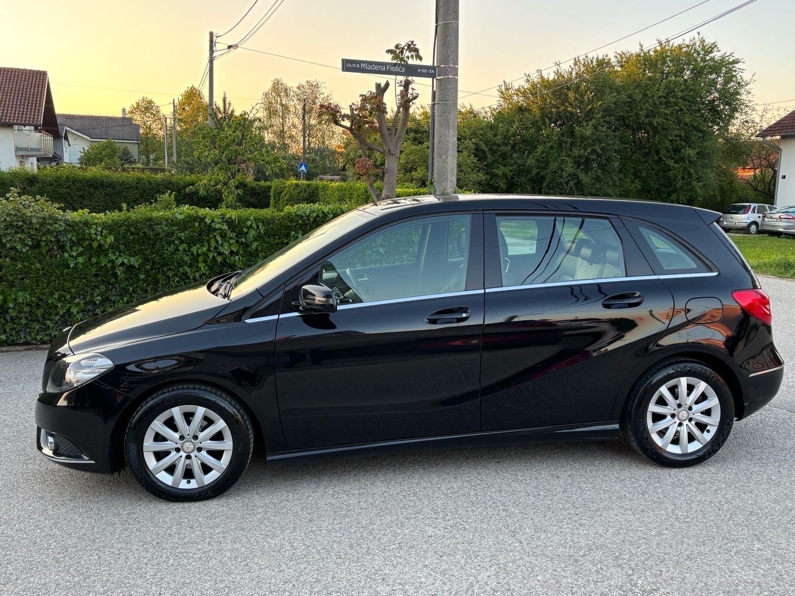 Mercedes B 180 CDI,MB motor,Koža,Kamera!, pogled izvana - slika 3