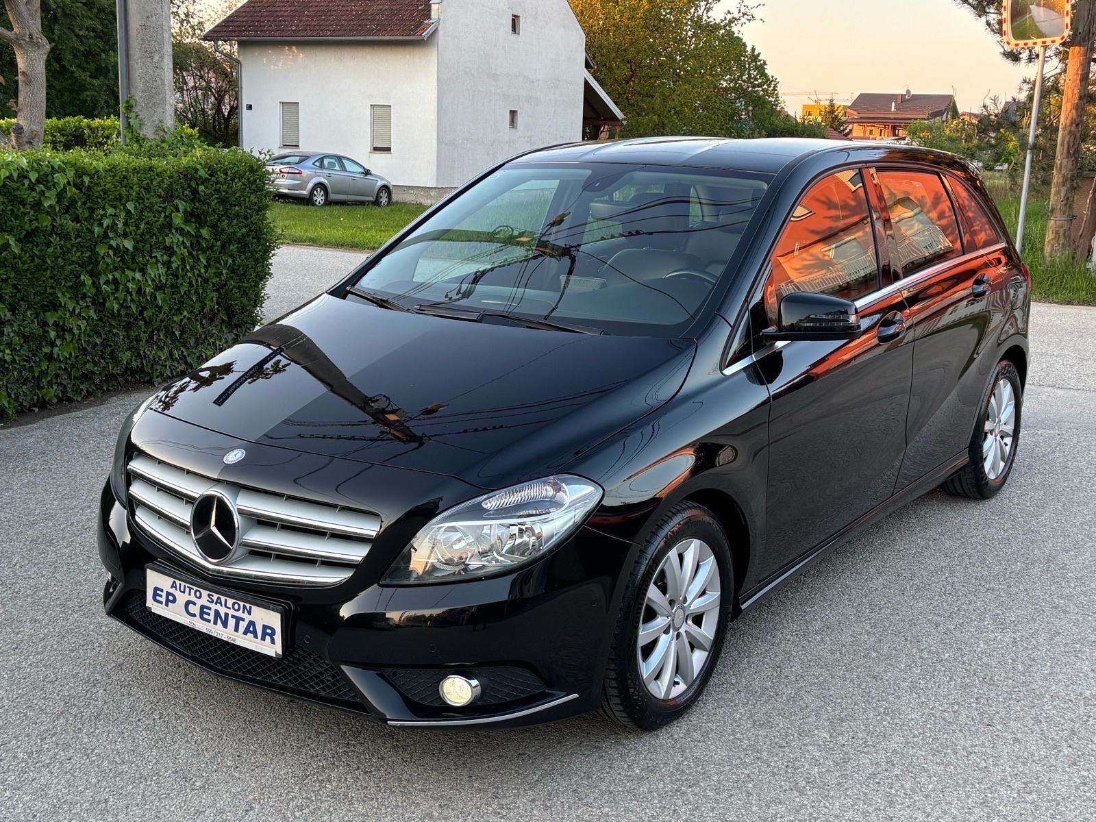 Mercedes B 180 CDI,MB motor,Koža,Kamera!, pogled izvana - slika 1